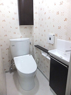 コンパクトで使いやすい手洗器と節水トイレに交換 コンパクトで使いやすい手洗器と節水トイレに交換